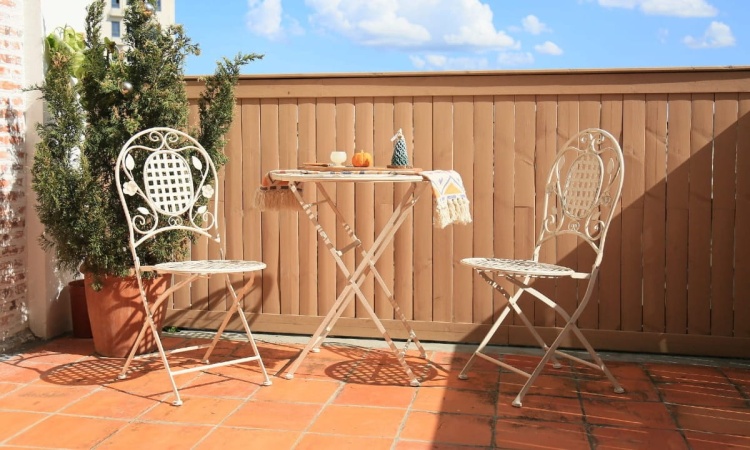 Zestaw mebli balkonowych, prowansalskich Bolio biały vintage