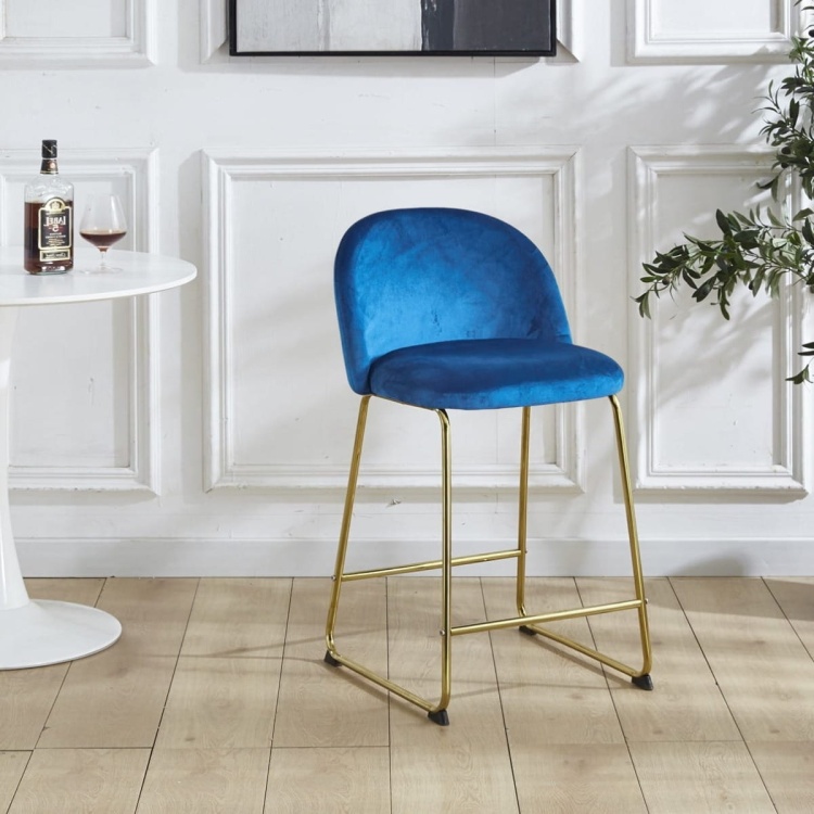 Hoker tapicerowany Odessa granatowy, nogi złote 61 cm