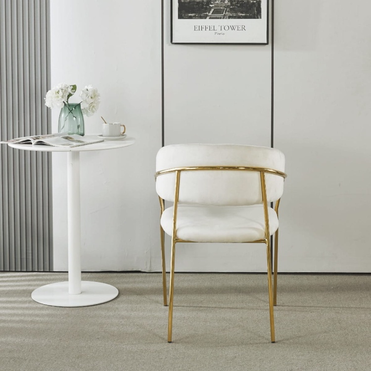 Krzesło tapicerowane Margo jasno beżowe nogi złote welur