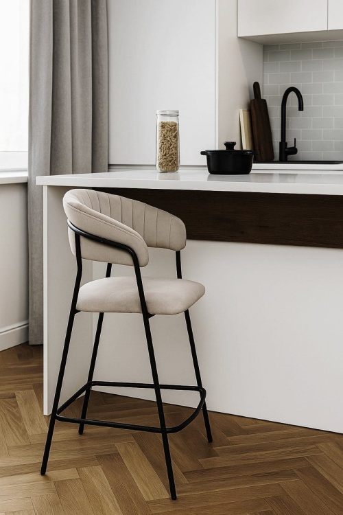 Hoker tapicerowany Margo beżowy, nogi czarne 65 cm