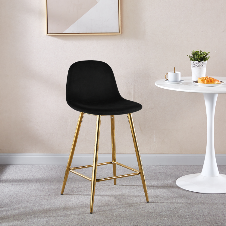 Hoker tapicerowany niski Nilson, czarny nogi złote 65 cm