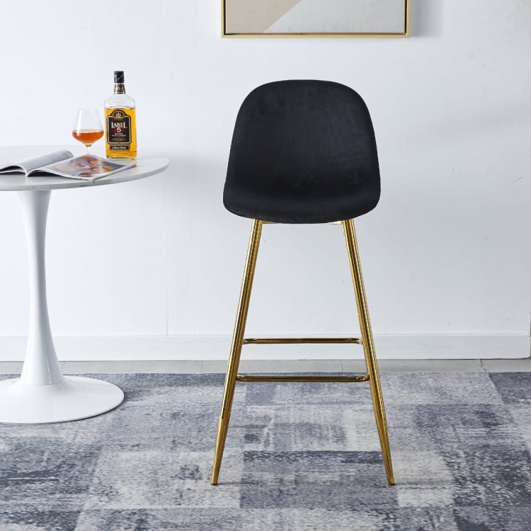 Hoker tapicerowany niski Nilson, czarny nogi złote 65 cm