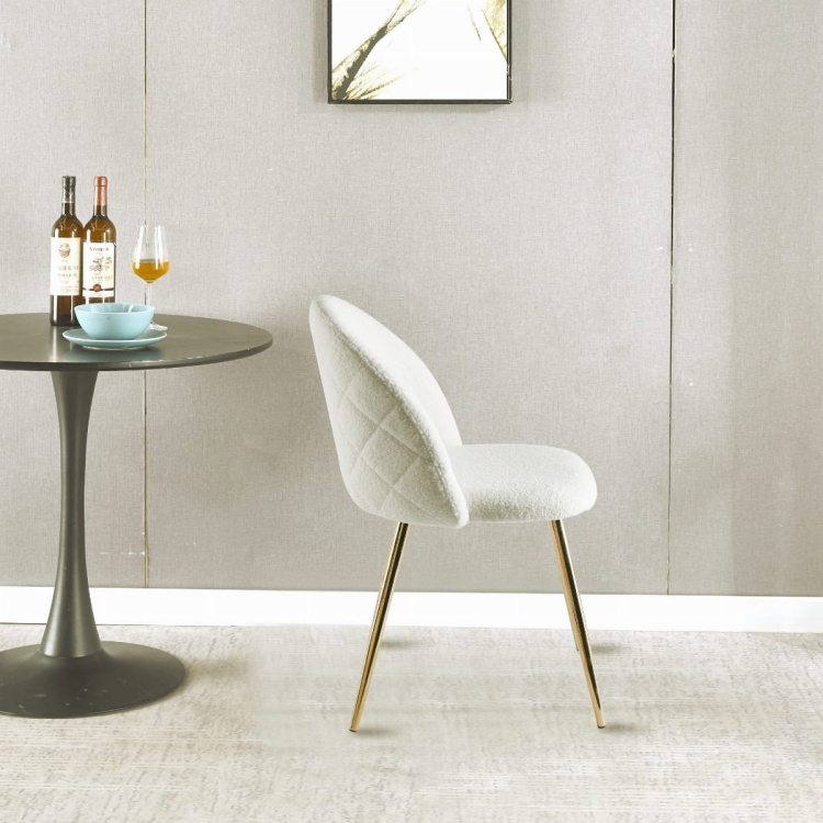 Krzesło do jadalni z tkaniny szenilowej Odessa Teddy kremowe nogi złote boucle chenilla