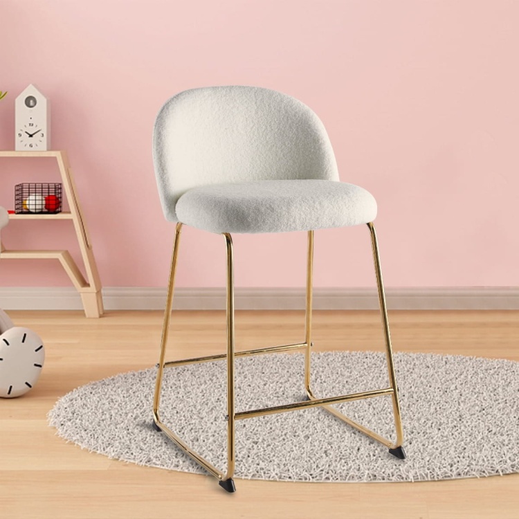 Hoker tapicerowany Odessa Teddy kremowy z tkaniny szenilowej boucle,  nogi złote 61 cm