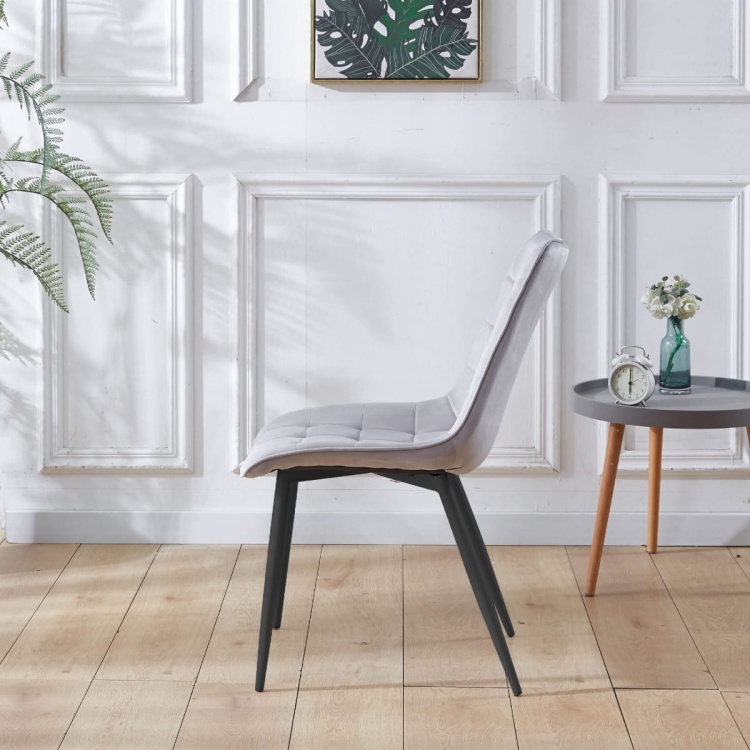 Krzesło do salonu MAROKO jasno szare nogi czarne welur