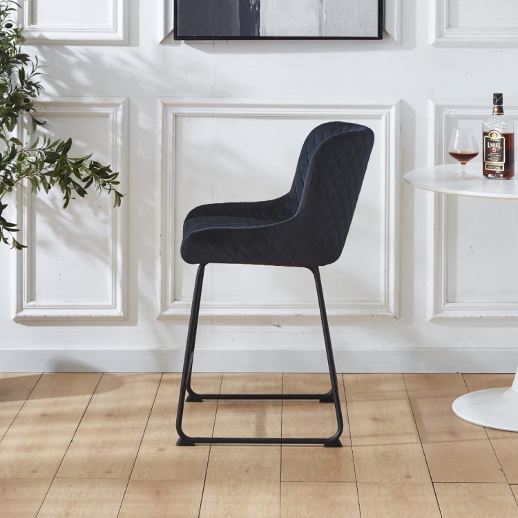 Hoker tapicerowany Colin czarny, nogi czarne 63 cm