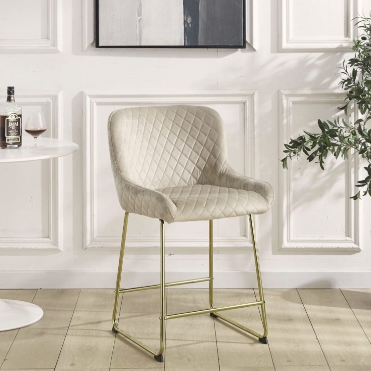 Hoker tapicerowany Colin beżowy, nogi złote 63 cm