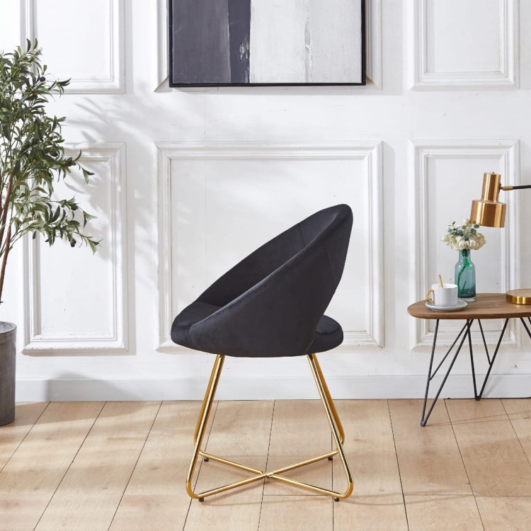 Fotel Magnolia czarny, nogi złote tapicerowany welur