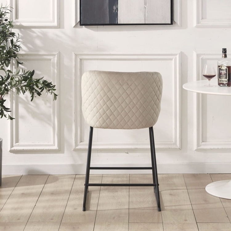 Hoker tapicerowany Colin II beżowy, nogi czarne 63 cm