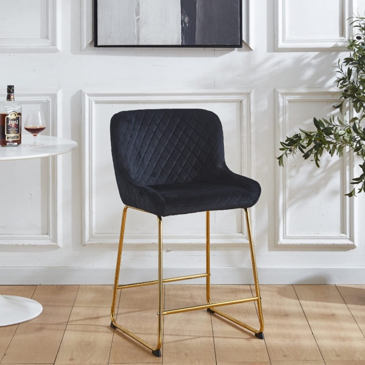 Hoker tapicerowany Colin czarny, nogi złote 63 cm