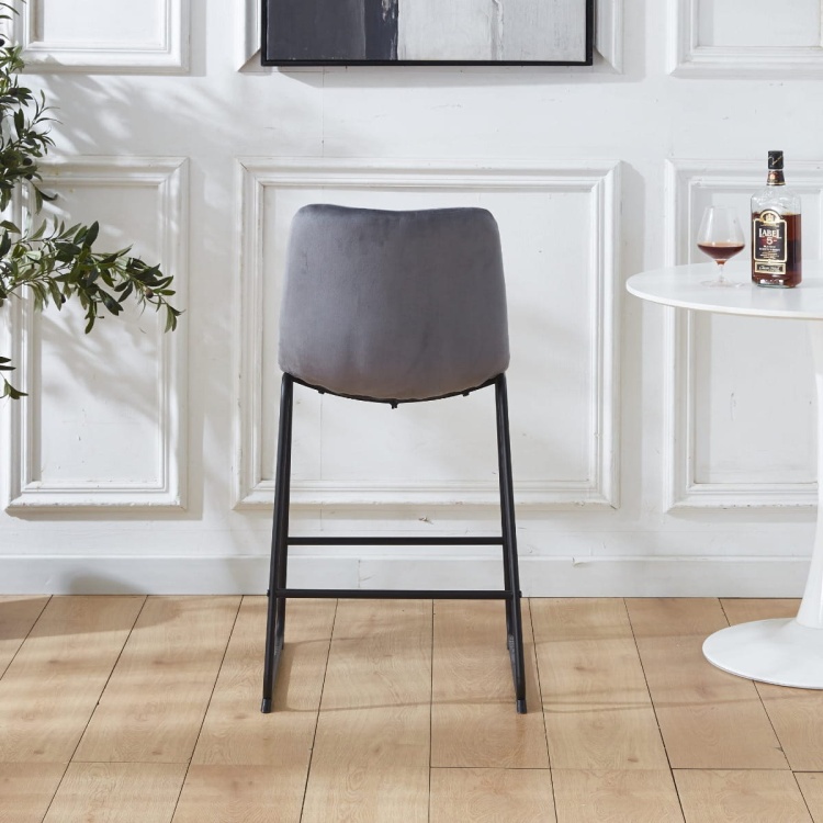 Hoker tapicerowany Maroko ciemno szary, nogi czarne 61 cm