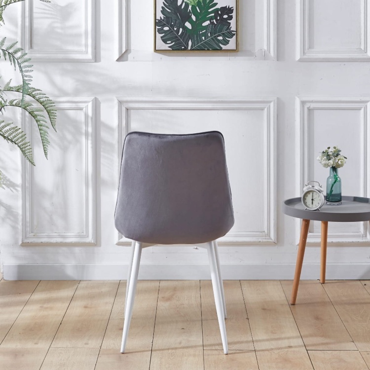 Krzesło do salonu Maroko ciemno szare nogi białe welur