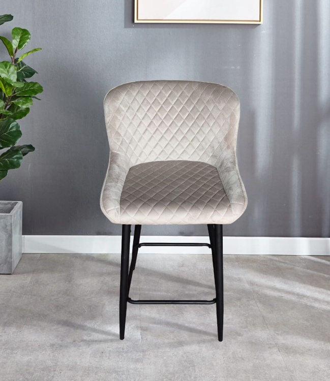 Hoker tapicerowany Colin 2 beżowy, nogi czarne 67 cm