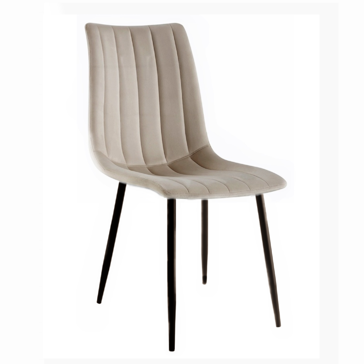 Krzesło tapicerowane do salonu Alan beżowe welurowe, nogi czarne. Widok z przodu