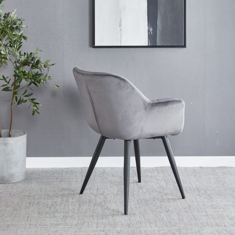 Fotel do salonu Alaska ciemno szary, nogi czarne tapicerowany pikowany welur