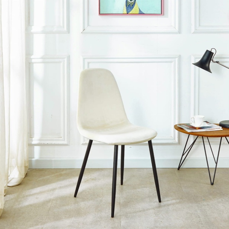 Krzesło tapicerowane do salonu Fox kremowe, nogi czarne welur