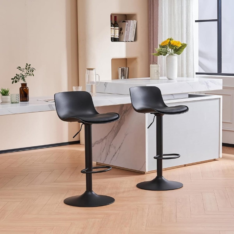 Hoker regulowany Moss I czarny z poduszką z eko skóry krzesło barowe obrotowy