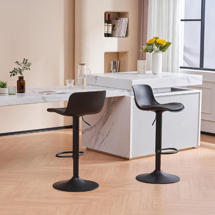 Hoker regulowany Moss I czarny z poduszką z eko skóry krzesło barowe obrotowy