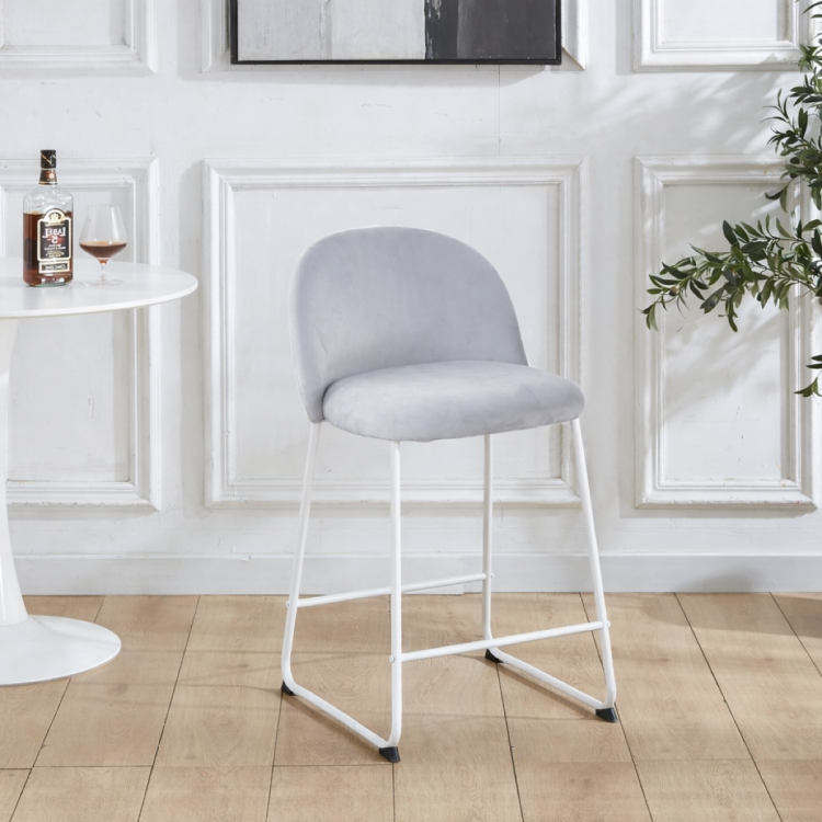 Hoker tapicerowany Odessa jasno szary, nogi białe 61 cm