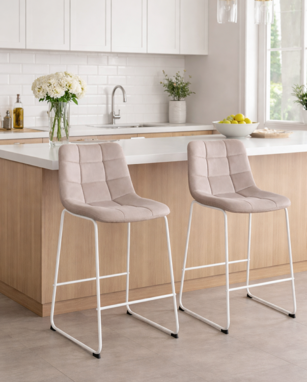 Hoker tapicerowany Maroko beżowy, nogi białe 61 cm