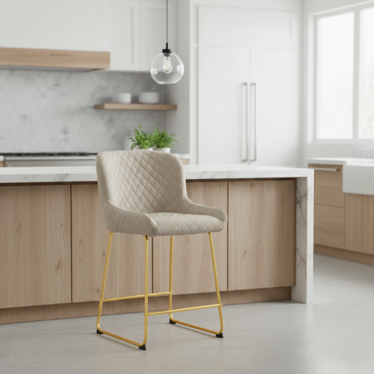 Hoker tapicerowany Colin beżowy, nogi złote 63 cm
