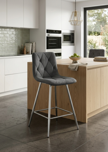 Hoker tapicerowany niski Tom ciemno szary, nogi chromowane 62 cm