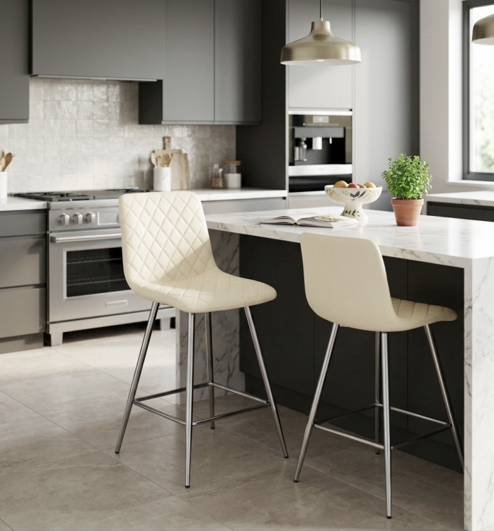 Hoker tapicerowany niski Adel kremowy, nogi chromowane 62 cm